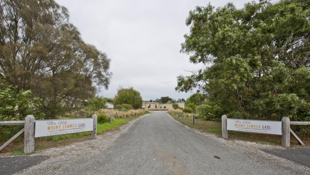 The Old Mount Gambier Gaol Hotel Exterior photo