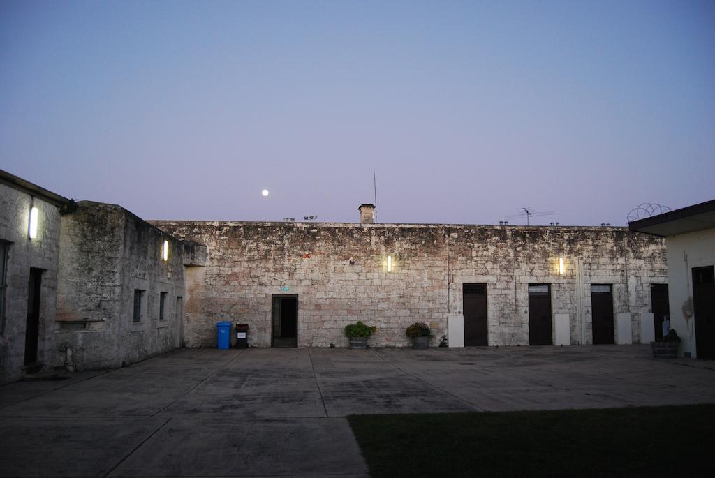 The Old Mount Gambier Gaol Hotel Exterior photo